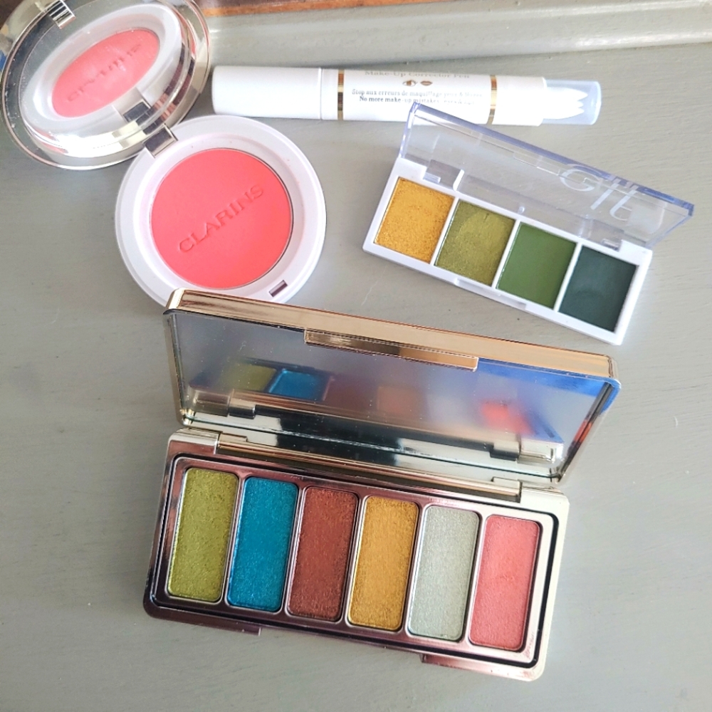 Makeup bundle